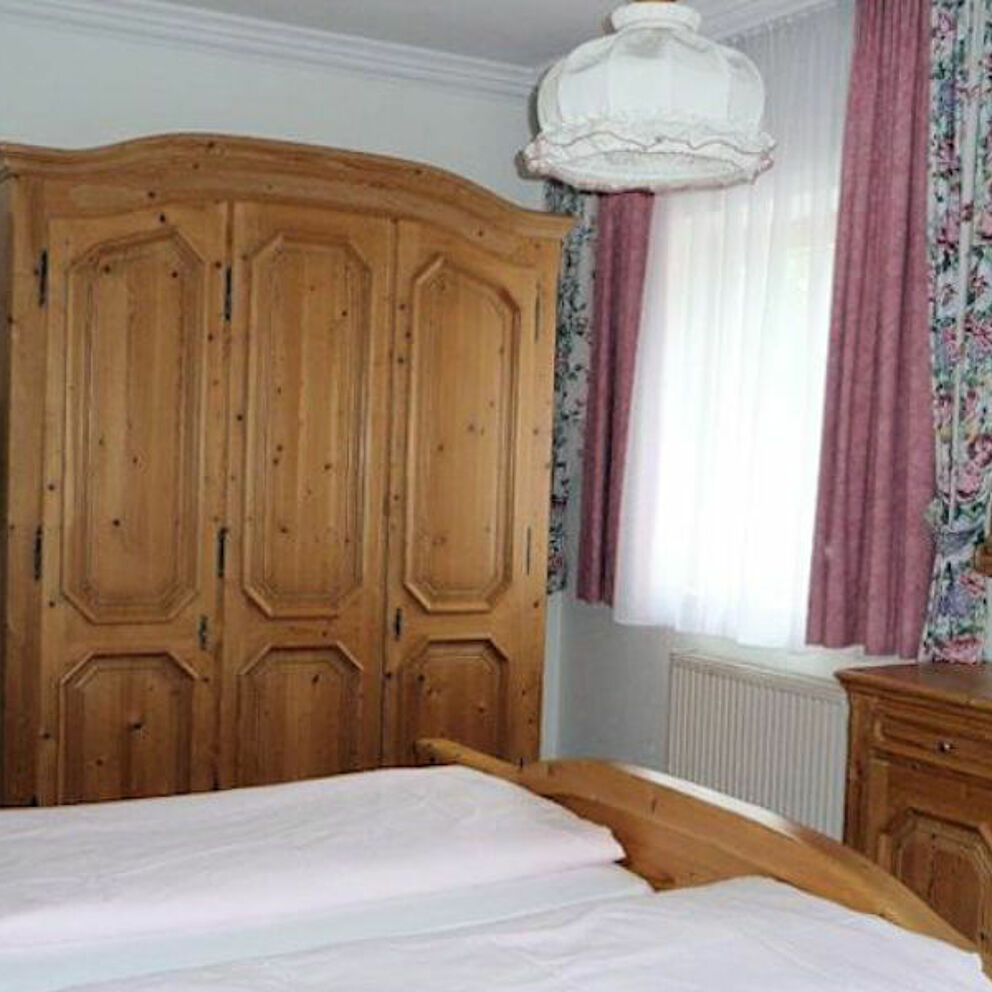 Schlafzimmer Appartementhaus Schlossberghof Marzoll, Bad Reichenhall, Bayern