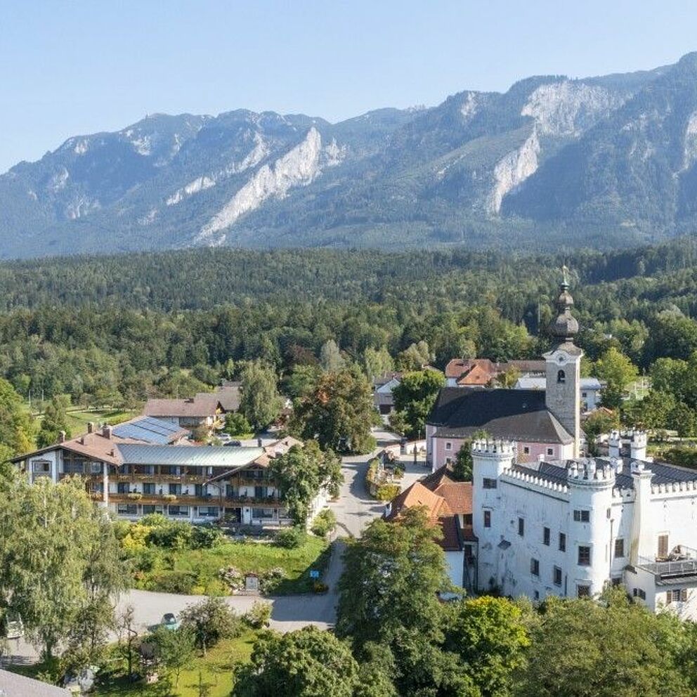 Panoramabild Schlossberghof Marzoll mit Golfplatz